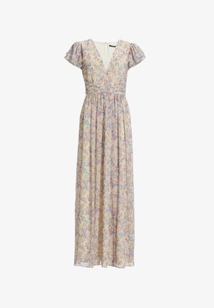 Robe maxi fleurie avec un décolleté en V, des manches courtes flottantes, une taille élastique, et un motif pastel de petites fleurs sur un fond clair.
