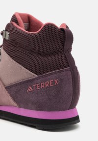 adidas Performance TERREX SNOWPITCH COLD.RDY - Scarpa da hiking - shadow maroon/wonder oxide/pulse lilac