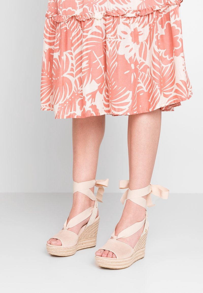 UGG Sandales à talons hauts - beige