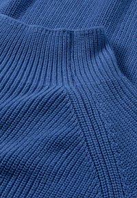 hessnatur REGULAR - Abito in maglia - mittelblau