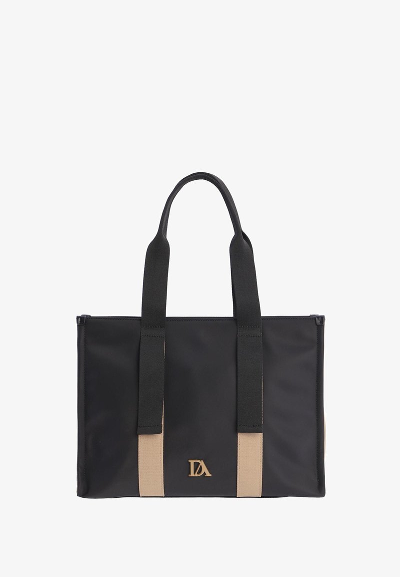 Bolso rectangular negro con correas verticales beige, asas negras y logo dorado "DA" centrado en la parte frontal.
