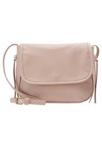 Helle rosa Crossbody-Tasche aus Kunstleder mit Klappenverschluss, goldenen Hardware-Akzenten und einem verstellbaren Träger. Glatte Textur und minimalistisches Design.