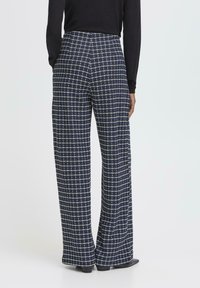 ICHI KATE CLOULE  - Kalhoty - patriot blue check