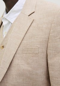 Thumbnail Image 4