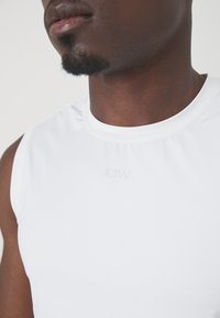 ICANIWILL ENDURANCE TANK MEN - Topp - white