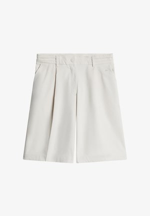 Beige shorts van lichtgewicht stof, met een vlakke voorkant, twee zijzakken en een subtiele merklogo op de tailleband.
