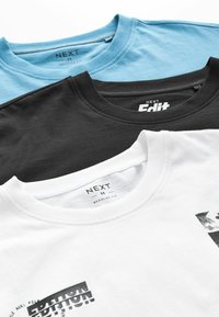 Next REGULAR FIT 3 PACK - T-shirt imprimé - black white blue