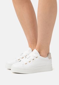 GANT AVONA - Sneaker low - white