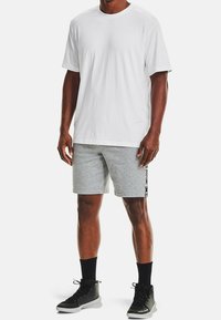 Under Armour Printtipaita - white