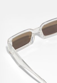 Jack & Jones JACMARTIN SUNGLASSES UNISEX - Occhiali da sole - white