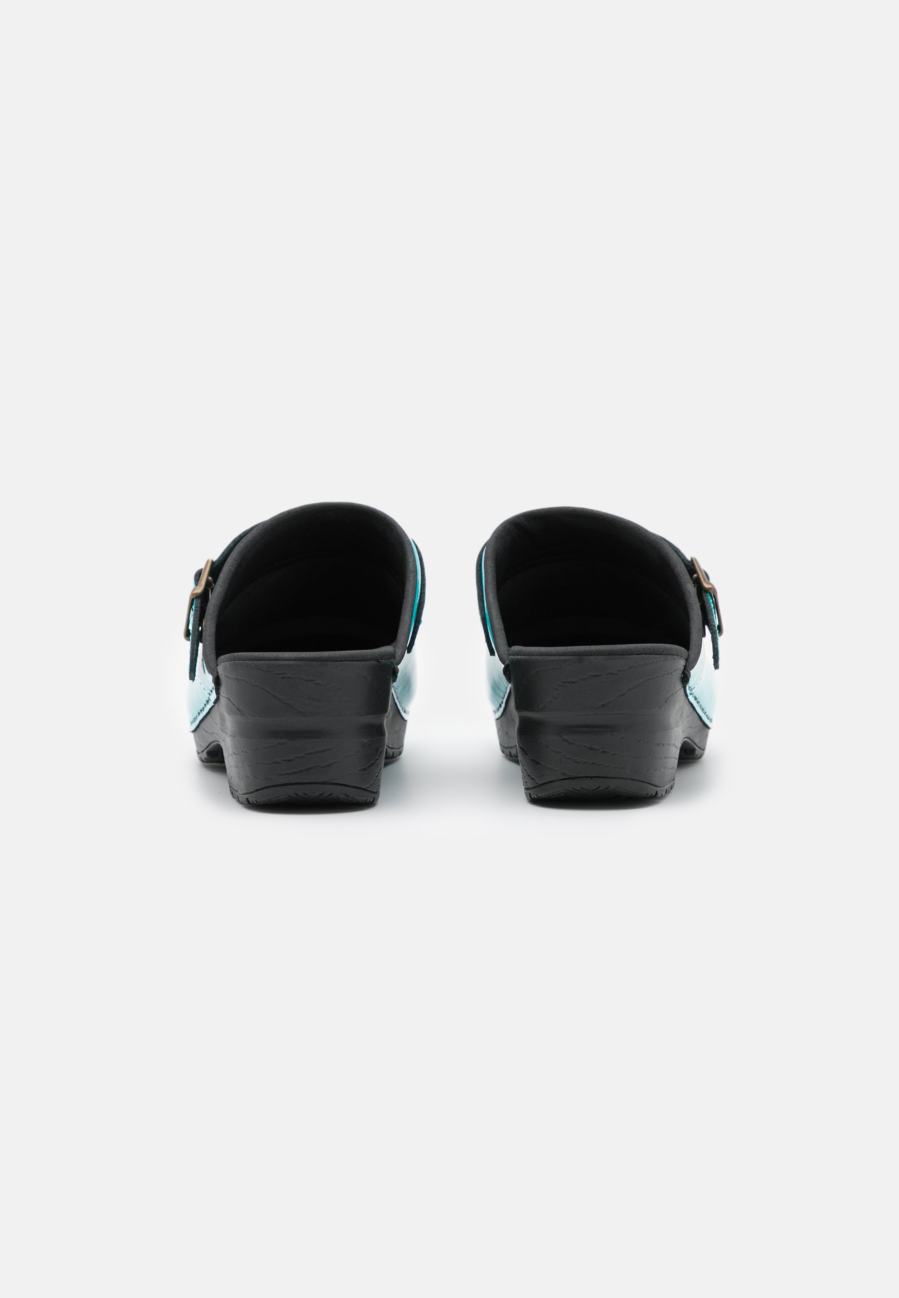 sanita freya clogs