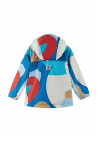 Bunte Regenjacke mit Kapuze, hergestellt aus glattem, wasserabweisendem Material. Das Design umfasst große abstrakte Formen in Rot, Blau und Beige.