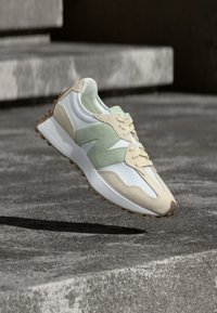 Non sélectionné, white
