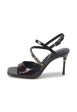 IRENA - Sandali z visoko peto - red