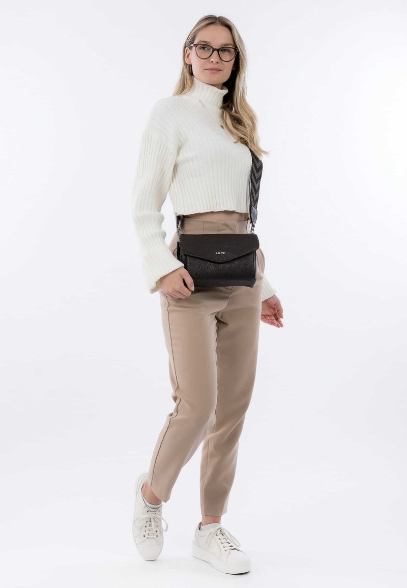 SURI FREY CATHY  - Umhängetasche - brown