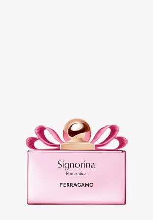 Flacon de parfum rectangulaire rose avec bouchon rond doré et nœud ruban rose, étiqueté Signorina Romantica Ferragamo.