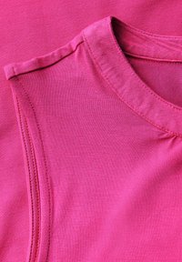Unausgewählt, pink