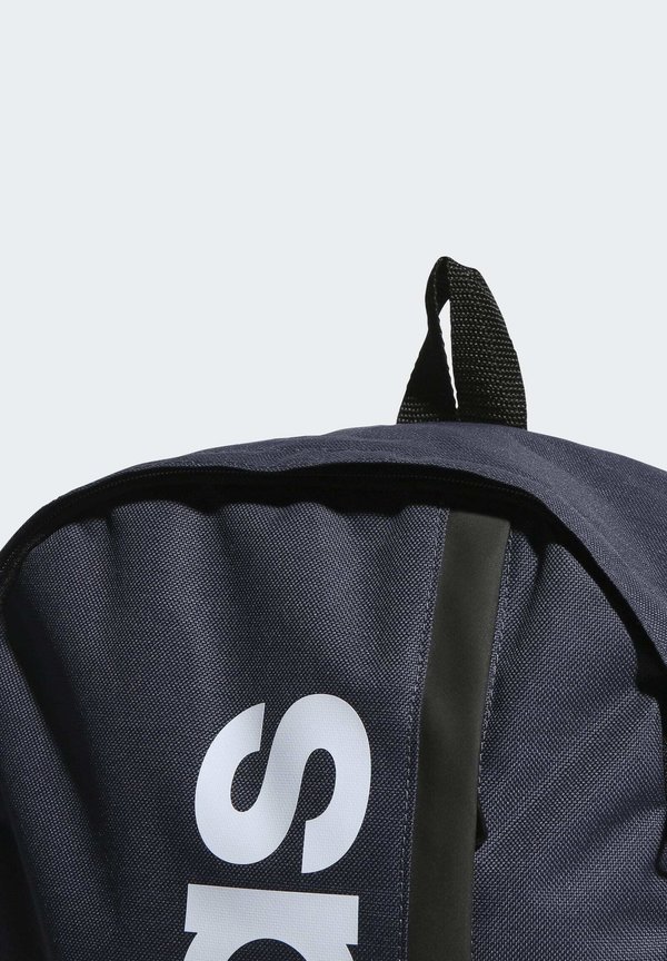 ESSENTIALS LINEAR - Rucksack2