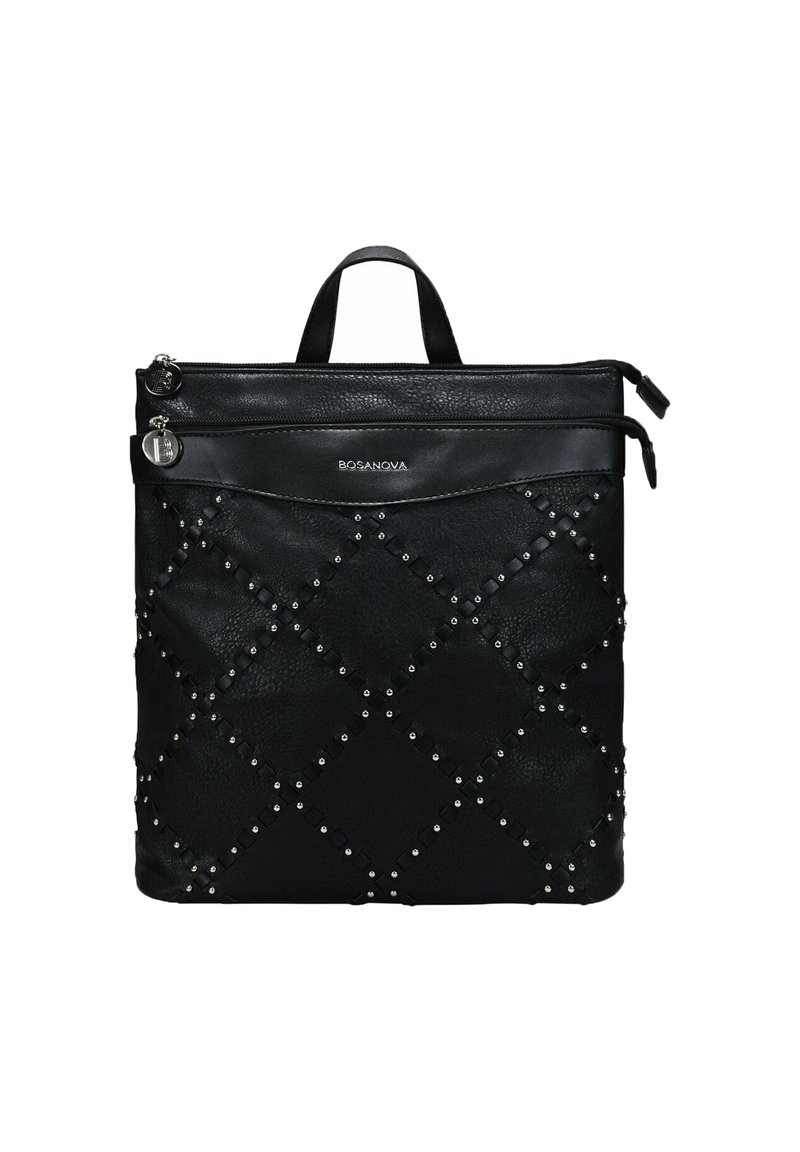 Bolso tote de cuero negro con un diseño acolchado y tachuelas plateadas, cierres de doble cremallera y un asa en la parte superior para llevar.
