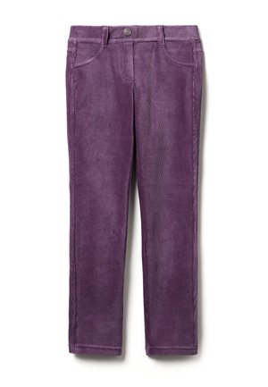 Paarse corduroy broek met een standaard tailleband, riemlussen, vijf zakken en zichtbare stiksels langs de naden.