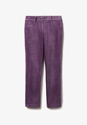 Paarse corduroy broek met een standaard tailleband, riemlussen, vijf zakken en zichtbare stiksels langs de naden.