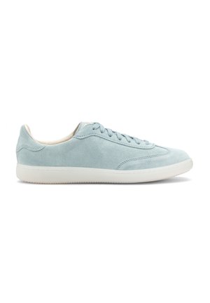 - Sneakersy niskie