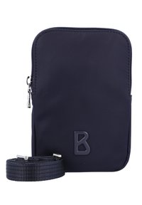 Marineblaue Nylon-Tasche mit strukturiertem Oberflächen, rechteckiger Form, Frontreißverschluss und einem Schultergurt. Mit einem auffälligen geprägten Buchstaben "B" auf der Vorderseite.