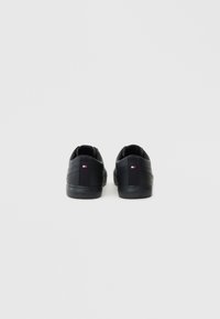 Tommy Hilfiger VULC LOW - Αθλητικά παπούτσια - triple black