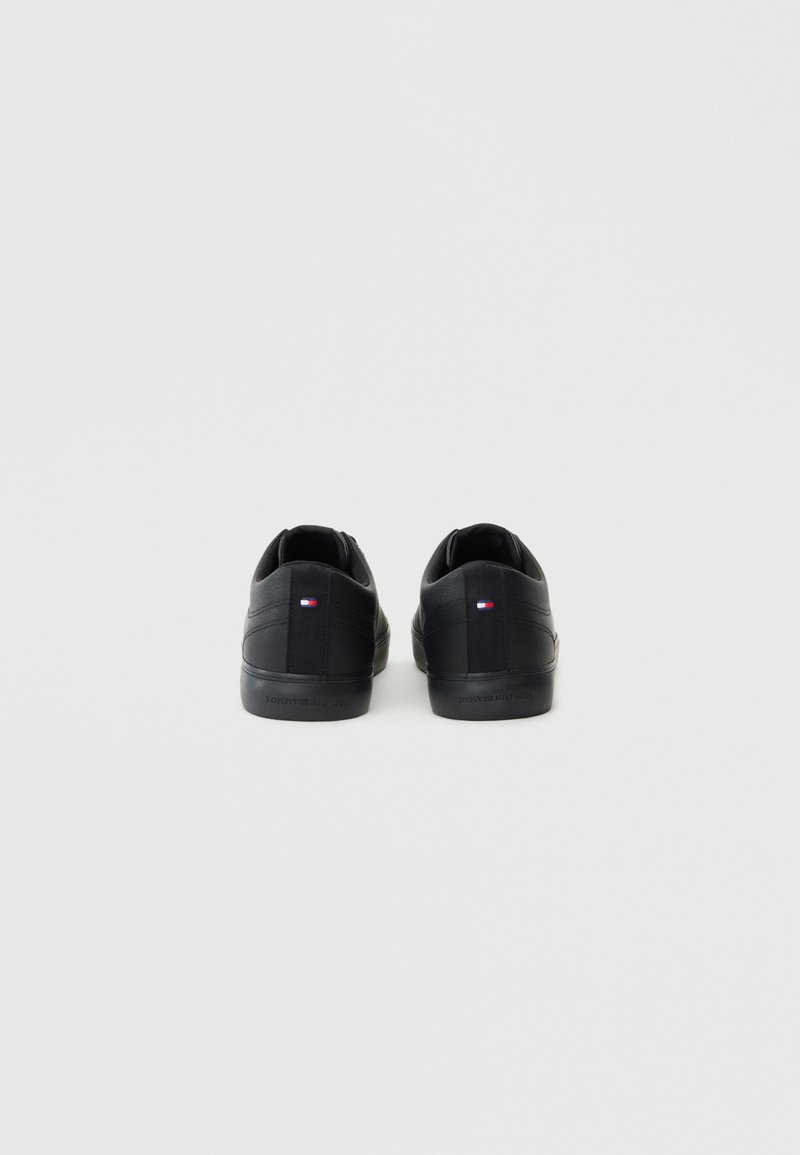 Tommy Hilfiger VULC LOW - Sneakers laag - triple black