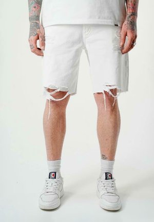 DISTRESSED WIDE - Shorts vaqueros - white