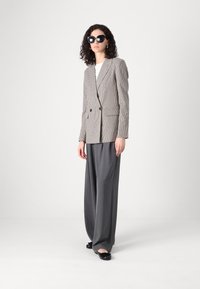 Anna Field Tall Kratka jakna - beige