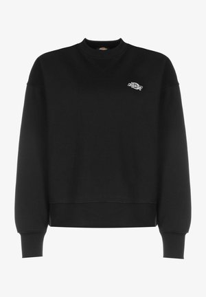 Zwarte sweater met ronde hals en geribde boorden en zoom, met een klein wit Dickies-logo op de linkerborst.
