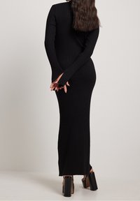 NA-KD Vestido largo - black