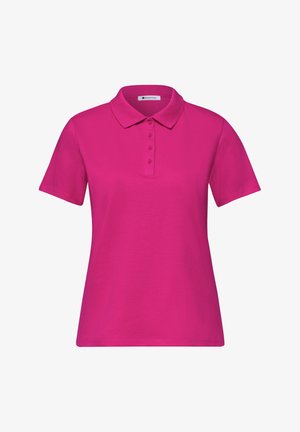 Lyserød polo med korte ærmer, krave og fire knapper, vist på hvid baggrund.