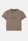 MINI FIT TEE - T-Shirt print - mud