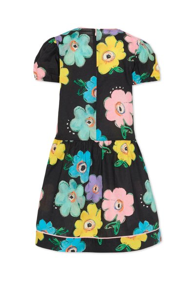 Bawełniana sukienka w kwiaty z krótkimi bufiastymi rękawami. Kolorowe kwiaty (niebieskie, różowe, żółte) na czarnym tle. Zapięcie na guziki z tyłu.