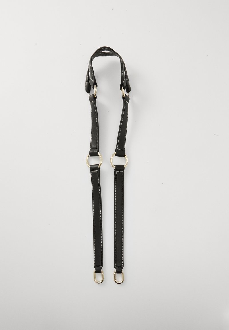 Cinturino in pelle nera con finiture dorate, caratterizzato da due lunghezze regolabili e cuciture bianche. Progettato per durabilità e stile.