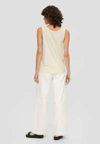 s.Oliver MIT HÄKELSPITZEN-DETAILS - Top - beige