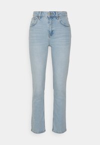 Jeans de denim azul claro com cintura alta, corte reto e bainha desfiada. Apresenta bolsos e desbotamento subtil em todo o tecido.