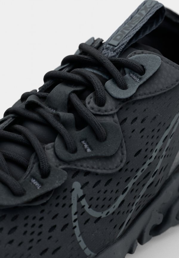 NIKE REACT V2 - Trainers4