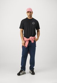 Thumbnail Image 6