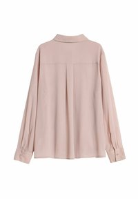 Hellpink Bluse mit langen Ärmeln und Kragen, Falten entlang des Rückens, Knopfmanschetten und einer glatten Textur.