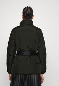 Calvin Klein LOFTY BELTED JACKET - Casaco leve - black
