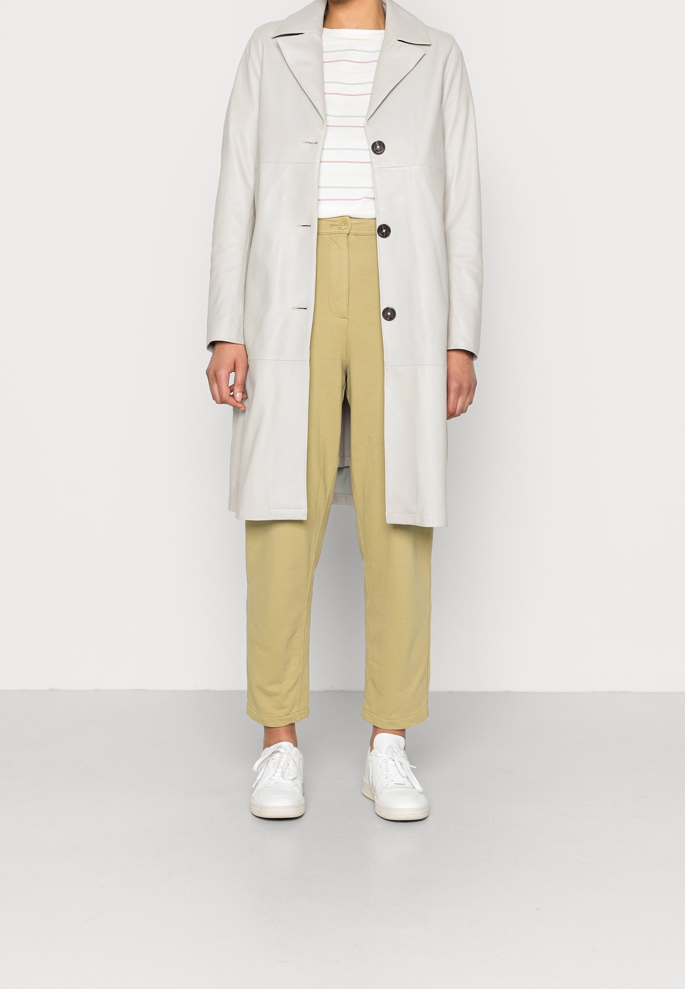 Oakwood Klassischer Mantel off-white/offwhite (Pre-owned