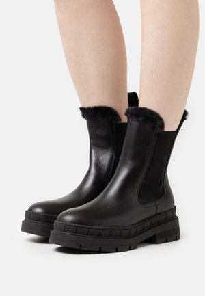 Tamaris Winter boots - black