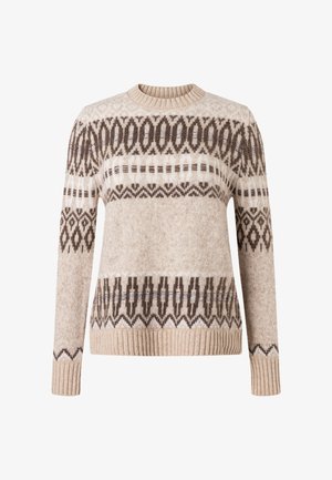 Beżowy sweter dziany z długimi rękawami i okrągłym dekoltem. Na piersi i dolnej części ciała widoczny jest ciemnobrązowy geometryczny wzór. Sweter ma ściągacze na mankietach i u dołu.
