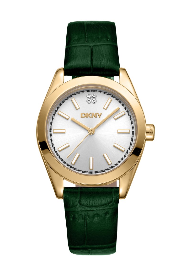 Gouden horloge met een zilveren wijzerplaat, een groene leren band met krokodillenpatroon en 3 kristalaccenten om 12 uur. Eenvoudige urenmarkeringen en wijzers.