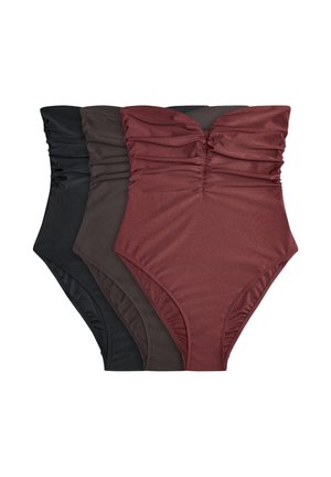 Trei costume de baie întregi fără bretele, cu volane, în culorile negru, maro închis cu dungi și burgund, așezate unul lângă altul.