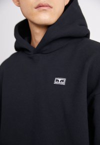 Obey Clothing SERVICES EXTRA HEAVY HOOD - Felpa - black