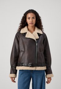 Vero Moda Tall VMJOANNA JACKET - Jakna od umjetne kože - chocolate torte/silver mink
